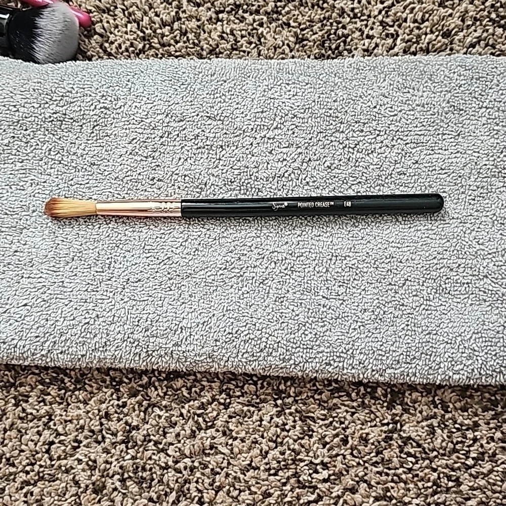 NWOT Sigma Pounted Crease Brush. E48